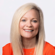 Kristin McEwen headshot